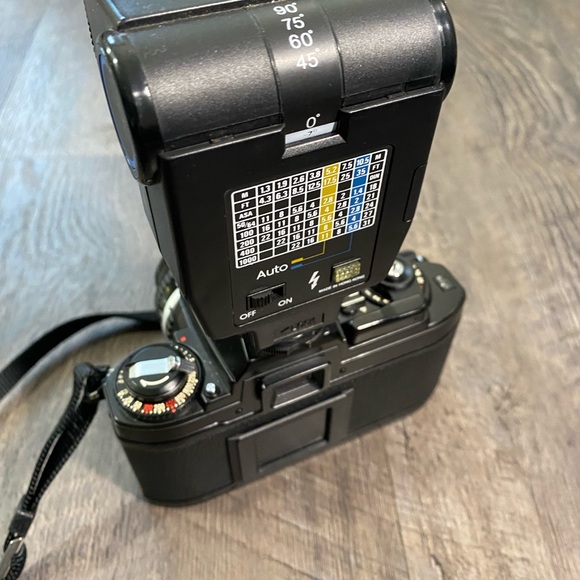 Nikon FG 35mm SLR Film Camera w/Nikon 50mm 1:1.8 Lens - Picture 6 of 13